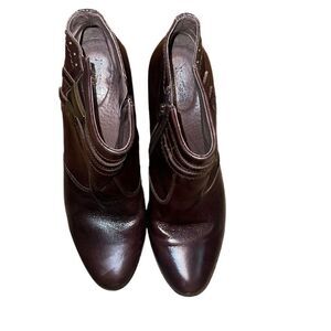 Nero Giardini Brown Leather Booties Size. 8